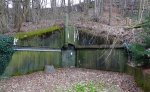 Alter NATO Bunker aus Beton in einem Berg