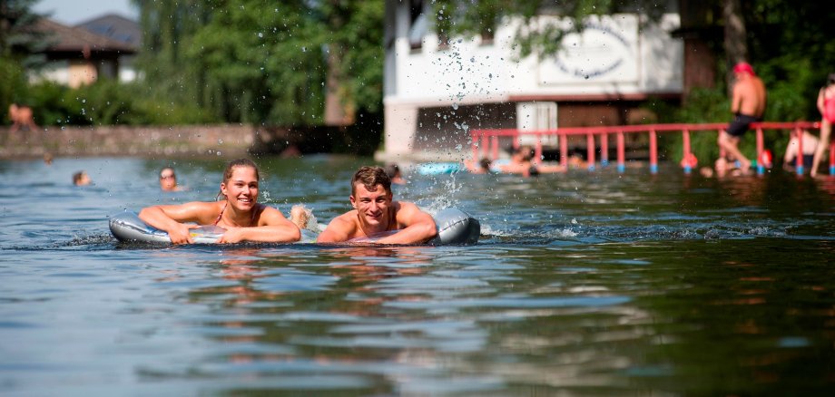 Belebter Bärenlochweiher