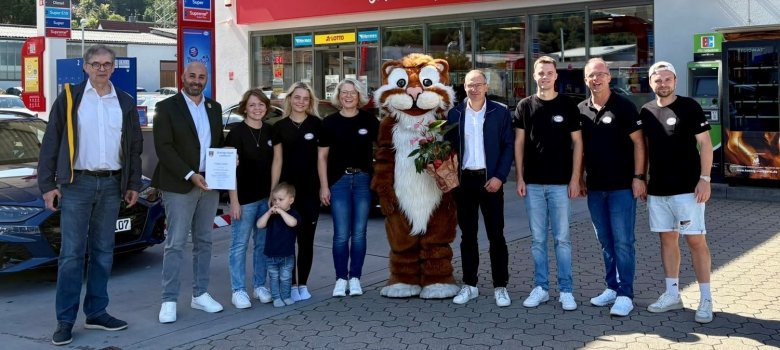 25 Jahre Tankstelle Kahrau – Stadt gratuliert zum Jubiläum 25 Jahre Tankstelle Kahrau – Stadt gratuliert zum Jubiläum